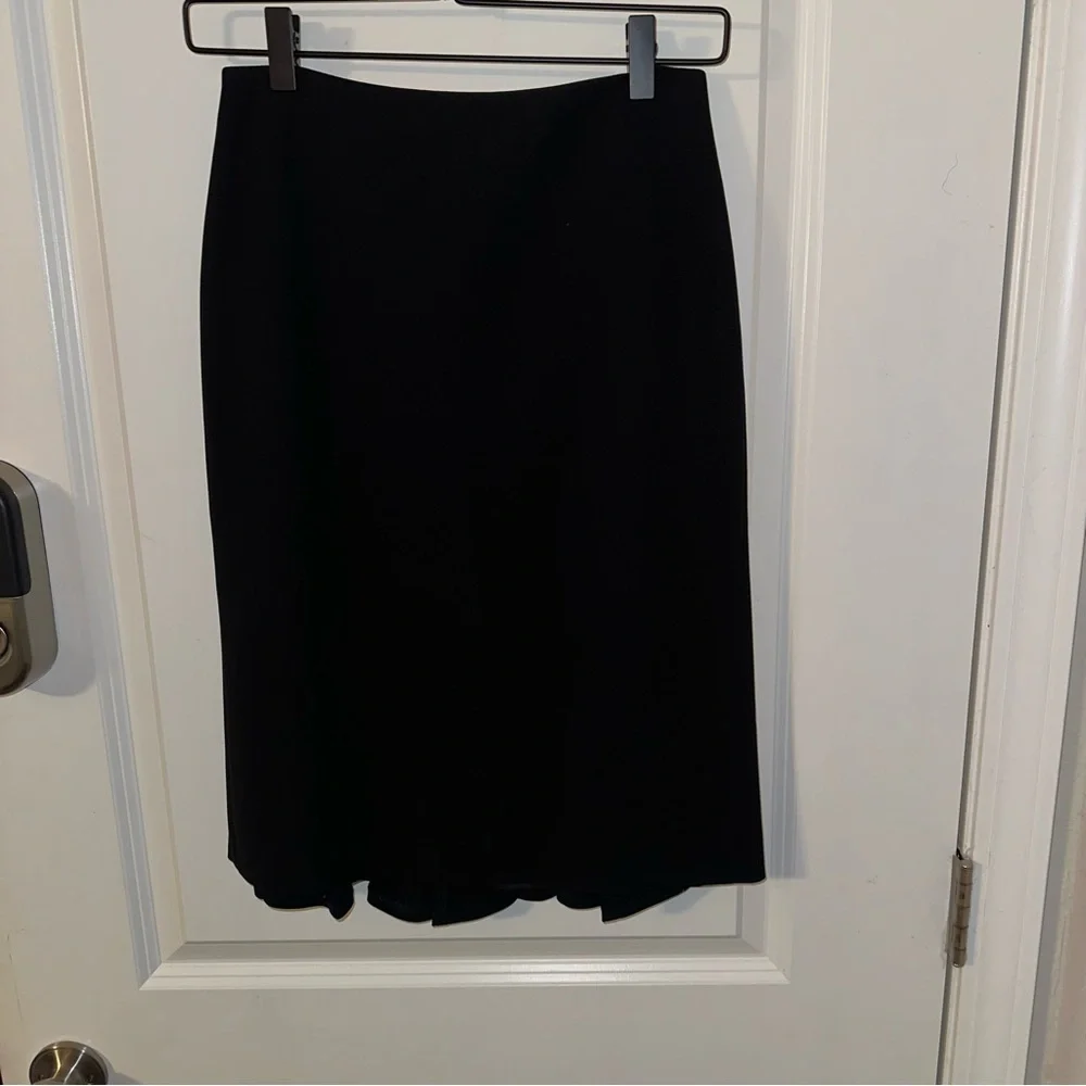 Ann Taylor‎ Size 0 Black Skirt